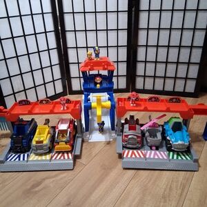 Paw Patrol Big Truck Pups HQ Truck Stop Playset With Cars and Figurines Toy